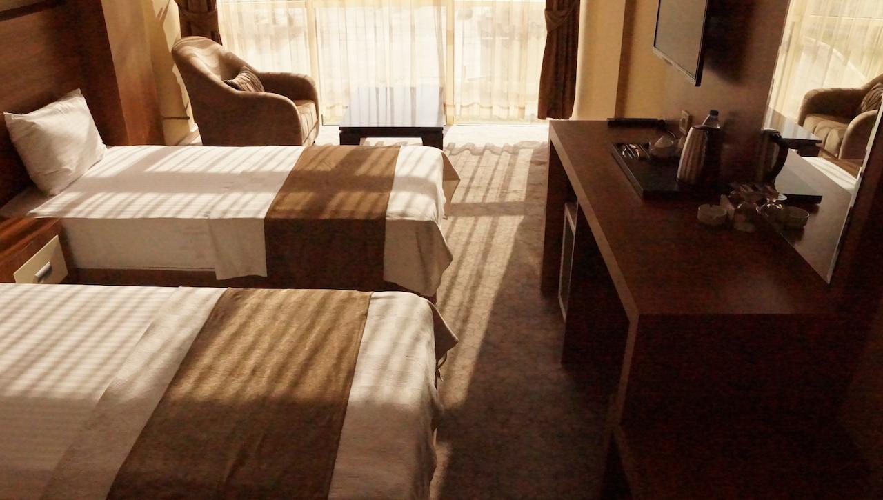 Mesa Hotel Batman Habitación foto